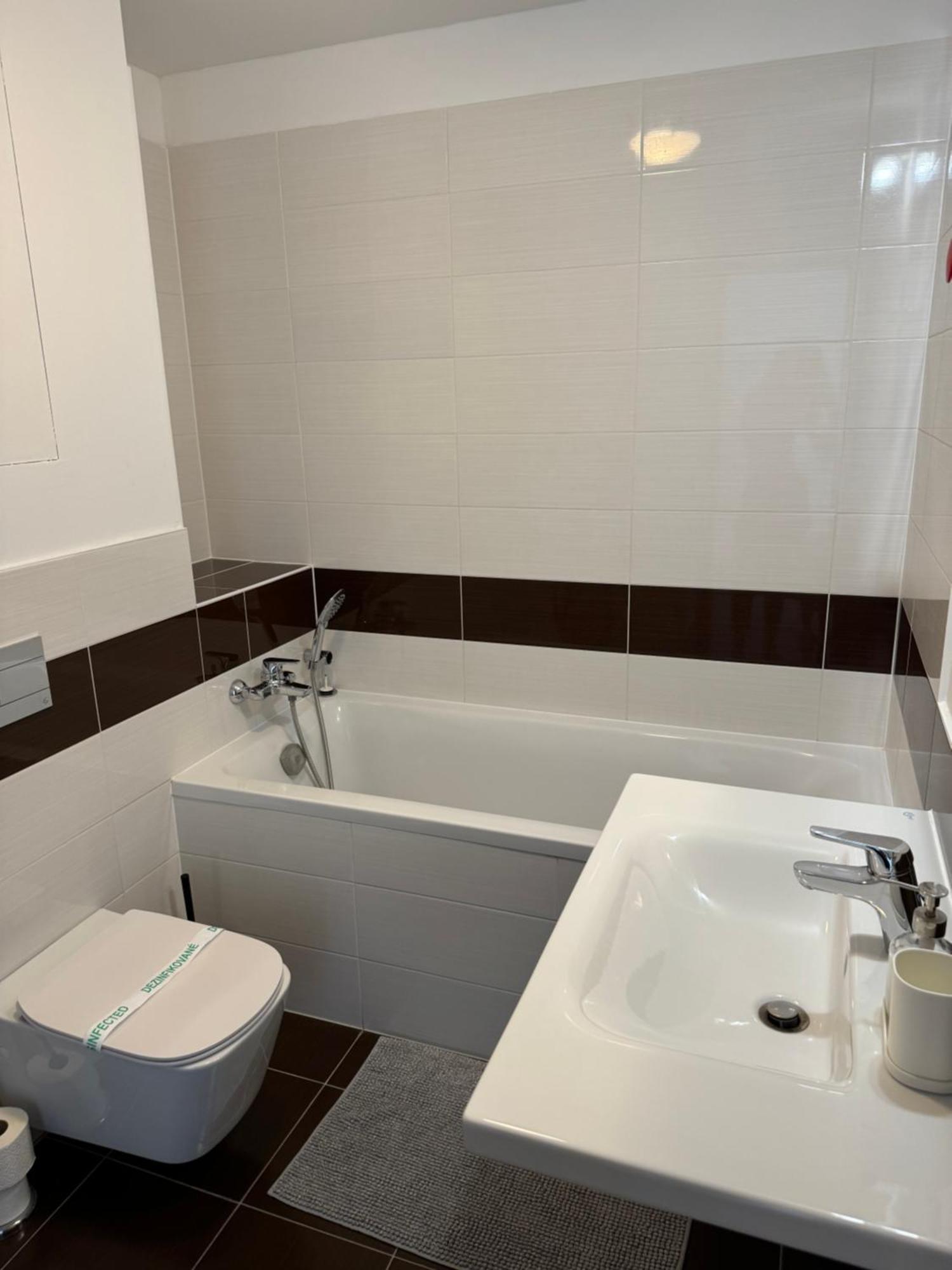 Skau Panorama Family & Business Apartment City View Free Parking Братислава Екстериор снимка